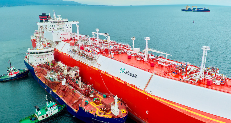 an LNG tanker operating as a Floating Storage Unit for Génesis Energías