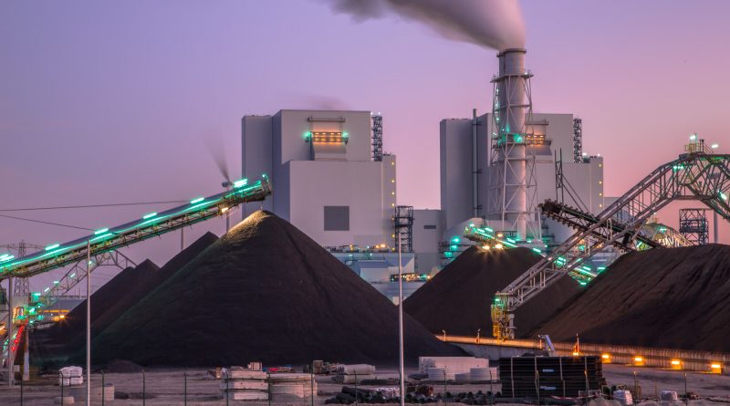 Chinese coal factory, symbolizing the country's transition toward a more diversified electricity mix.